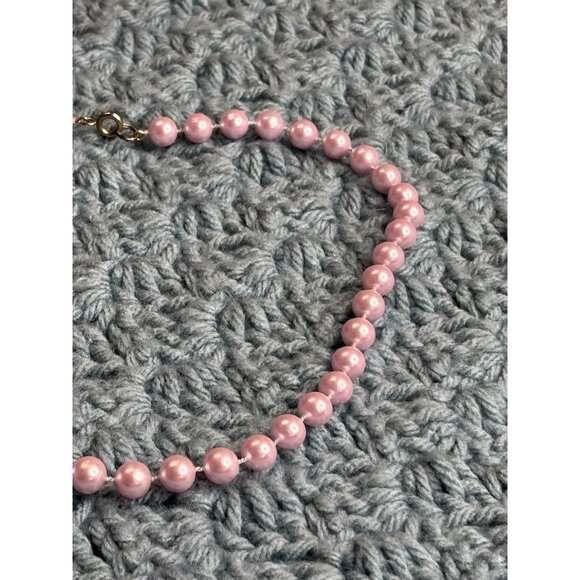 Lavender Purple Plastic Faux Pearl Beaded Necklace Spring Ring Clasp 19 inches - Picture 4 of 5